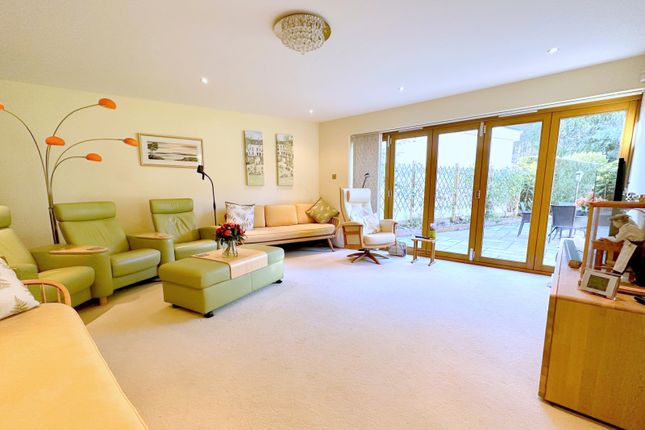 53 The Glade, Ashley Heath, Ringwood photo 4