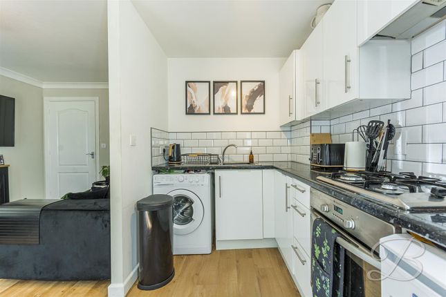 24, Ashleigh Avenue, Sutton-In-Ashfield photo 4