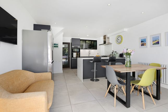 55 St. Stephens Road, Ealing photo 3