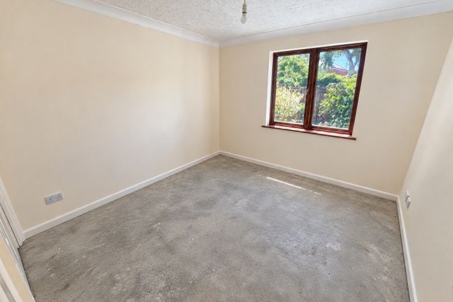 8 Elizabeth Court, The Crescent, Eastleigh photo 4