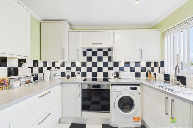 61, Brookfield, Shrewsbury photo 2