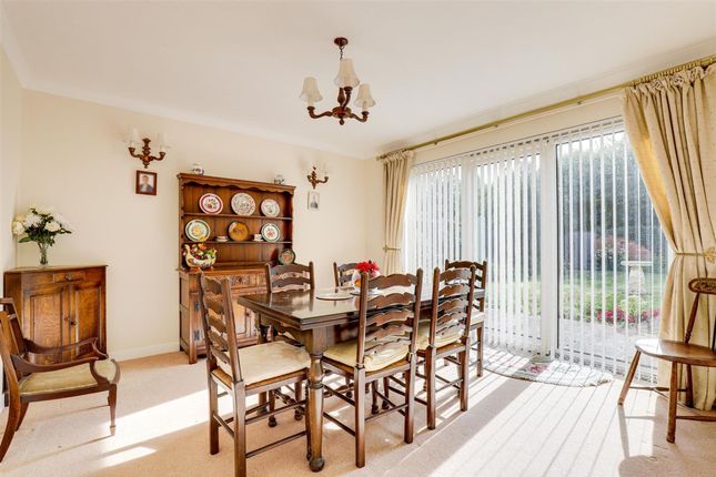 21 Plains Farm Close, Nottingham photo 3