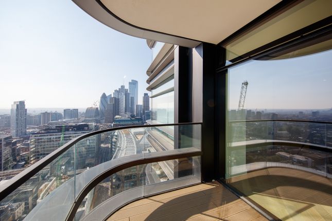 Flat for sale in Principal Tower, Shoreditch, London