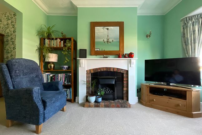 400 Scalby Road, Scarborough photo 3