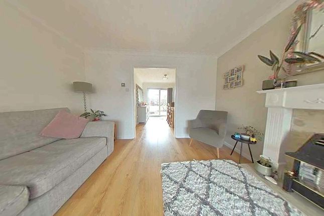 24, Pinery Road, Gloucester photo 2