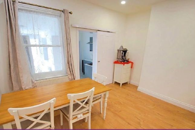 32 Cromwell Road, Wembley, Greater London photo 3