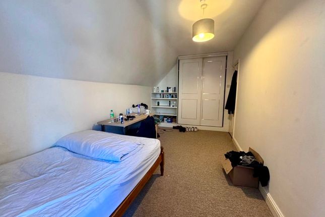 Room 8, 16, Hatfield Road, Ipswich photo 3