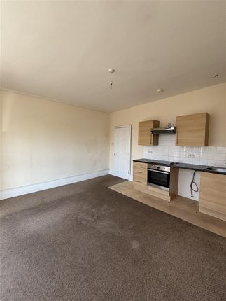 64A (Flat 1), High Street, Rushden photo 3
