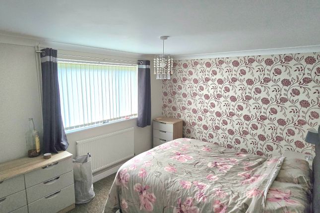 Bungalow to rent in Ellough Road, Beccles
