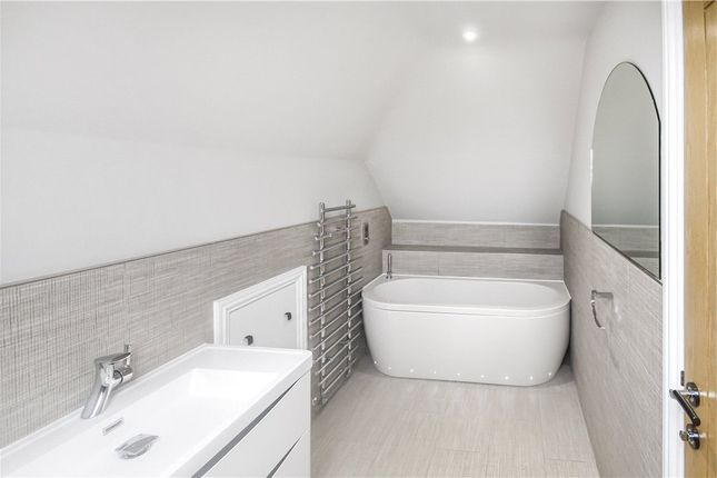5A, Colman Close, Surrey photo 4