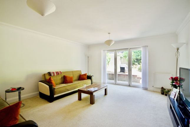 Barkway Lodge, Mandeville Close, Broxbourne photo 4