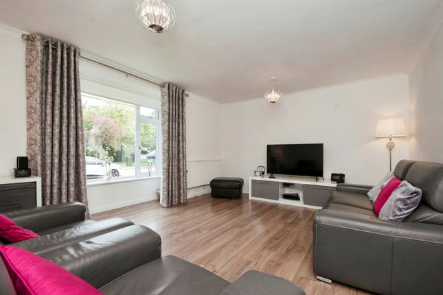 Flat for sale in Bankholm Place, Clarkston, Glasgow