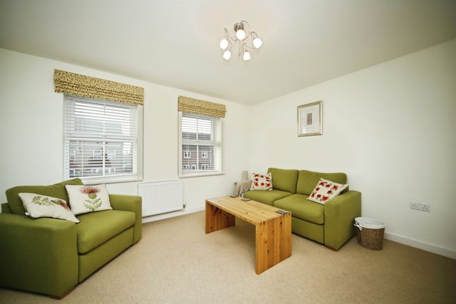 24, Kings Yard, Taunton photo 4