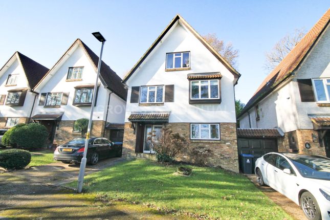 5-bed detached on 4, Warbank Lane, Kingston Upon Thames, £995,000