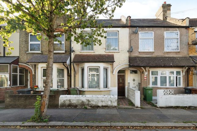 Terraced house for sale in Cassiobury Road, London