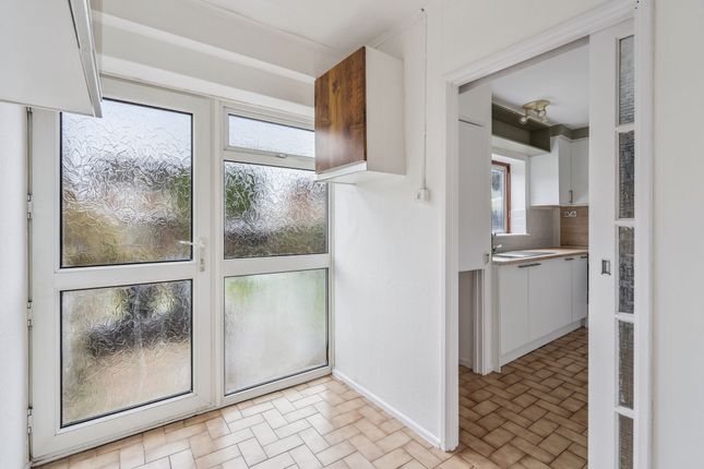 37 Rowan Close, Beaconsfield photo 2