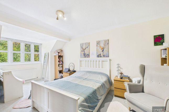 14 St Christopher's Court, Lower Road, Rickmansworth photo 4