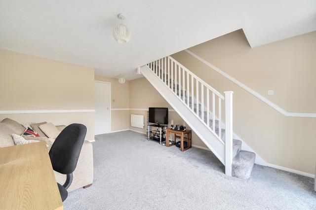 89, Seymour Way, Sunbury-On-Thames photo 4