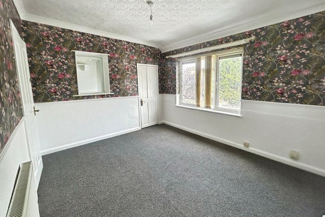 8, Amos Lane, West Midlands photo 2