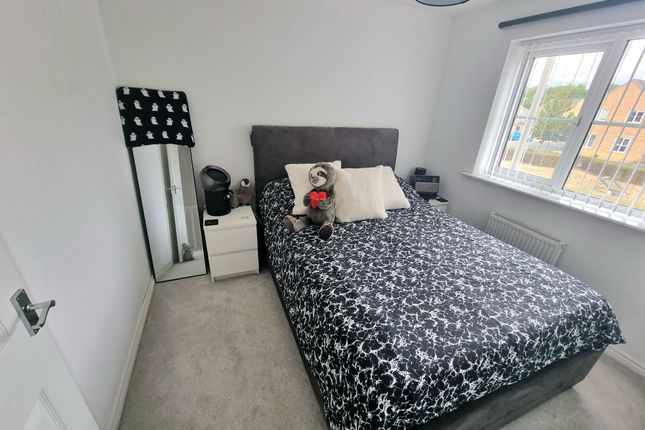 17 Llys Tre Dwr, Bridgend photo 4