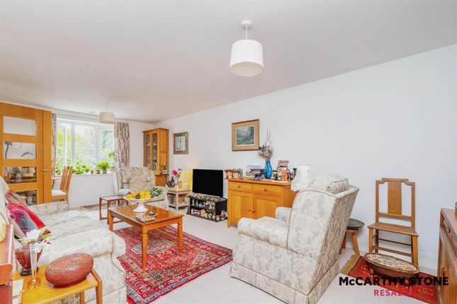 22 Foxmead Court, Meadowside, Pulborough photo 4