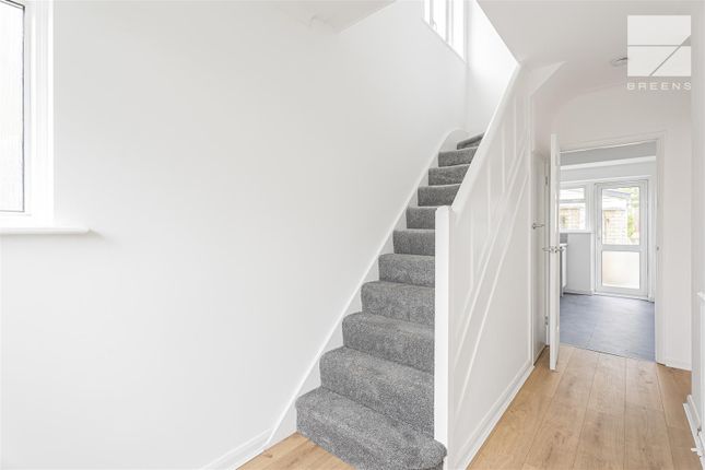13, Betoyne Avenue, Highams Park, London photo 2