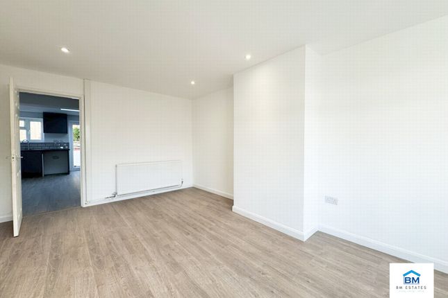 23, Kinsdale Drive, Leicester photo 2