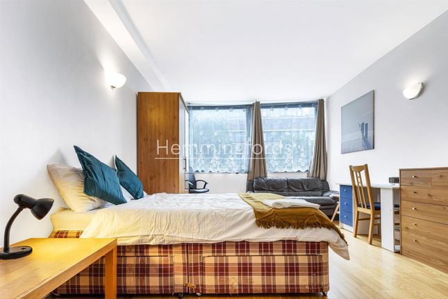 Thumbnail Flat to rent in Masons Yard, London