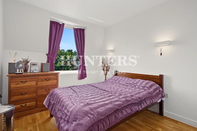 Flat 14, 59-61, Oak Grove, London photo 4