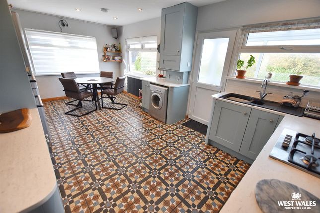 42, Silverstream Drive, Milford Haven photo 4