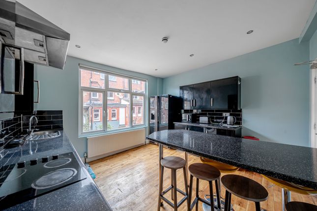 48 Richmond Mount, Leeds photo 4