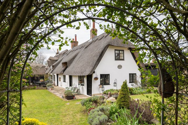 3-bed house on Lattice and Thatch, Village Road, Bromham, Bedfordshire, £735,000