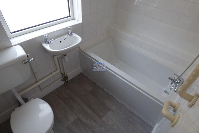 55, Garfield Avenue, Litchard photo 3
