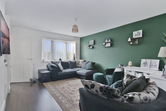 Thumbnail End terrace house for sale in Parkfields, Harlow
