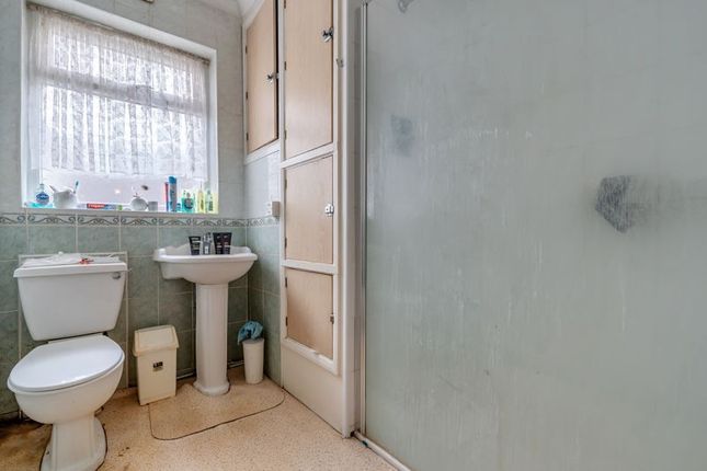 Bungalow for sale in Carisbrooke Avenue, Bexley