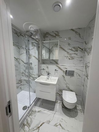Flat 12, Iby House, Southend Road, London photo 4