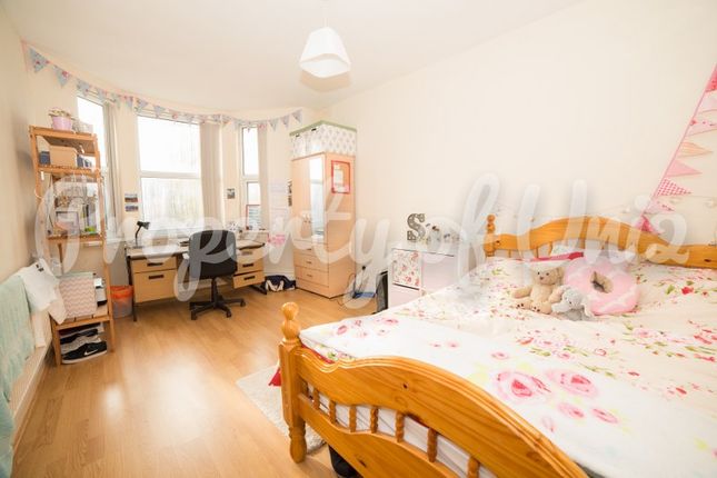 Thumbnail Detached House To Rent In Sherwin Road Lenton Nottingham Thumbnail Detached House To Rent In Sherwin Road Lenton Nottingham