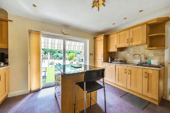 32, Rothesay Drive, Christchurch photo 4