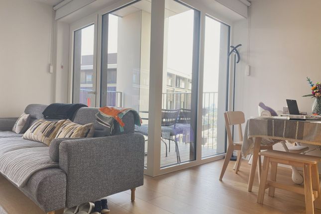 135 Parkside Apartments, London photo 4