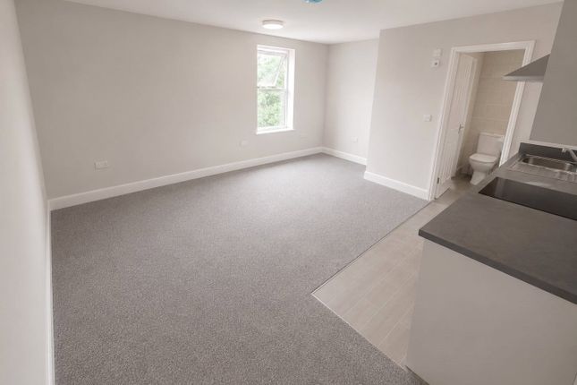 Flat 4A, 2, Merridale Lane, Wolverhampton photo 2