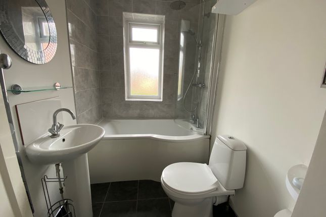 451, Rotherham photo 5