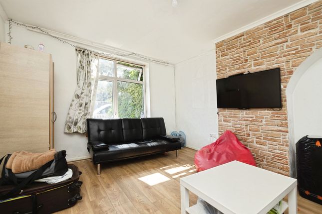 110, Keppel Road, Dagenham photo 2