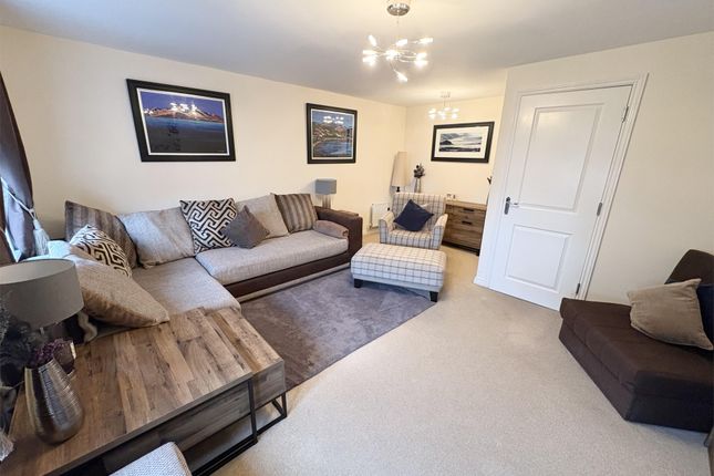 36 Auchenkist Place, Kilwinning photo 4