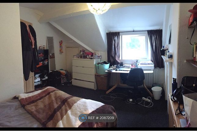 Flat to rent in Broomhill, Sheffield