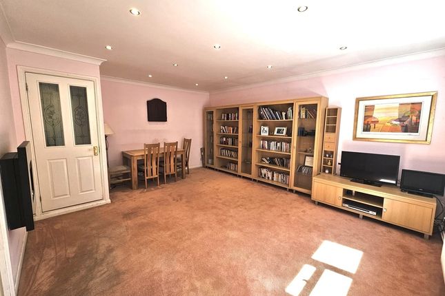 53, Priory Field Drive, Edgware photo 3