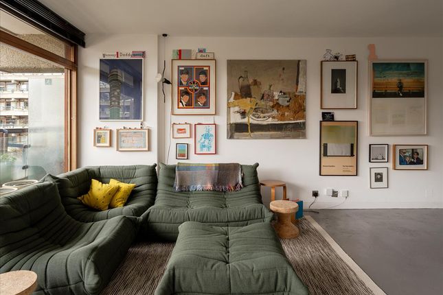 Flat for sale in Willoughby House, Barbican, London