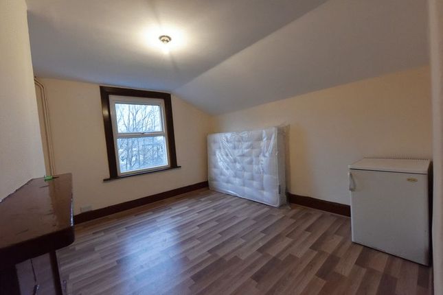 Room To Rent In Sarsfeld Road Balham London Sw12 Zoopla