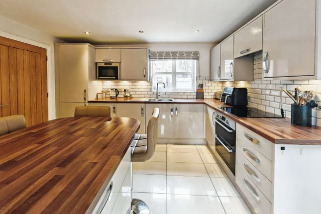 19, Talbot Way, Nantwich photo 2
