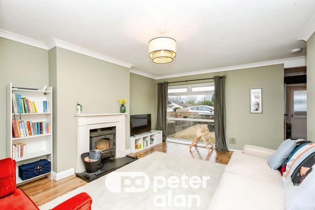 9, Beech Tree Way, Treharris photo 4