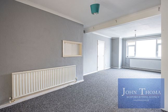 25, Alexandra Road, Romford photo 4